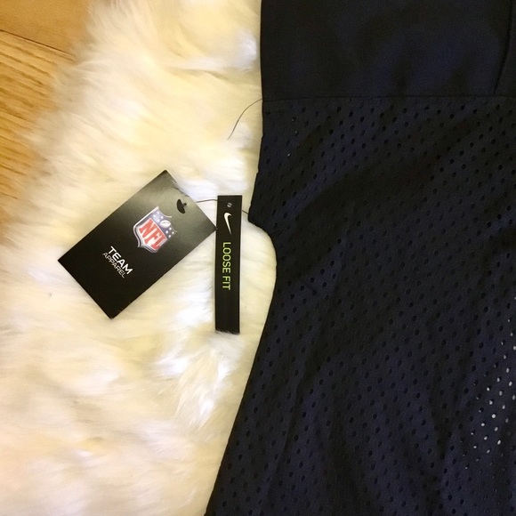 Women NIKE EAGLES Jersey size Large - Picture 6 of 8